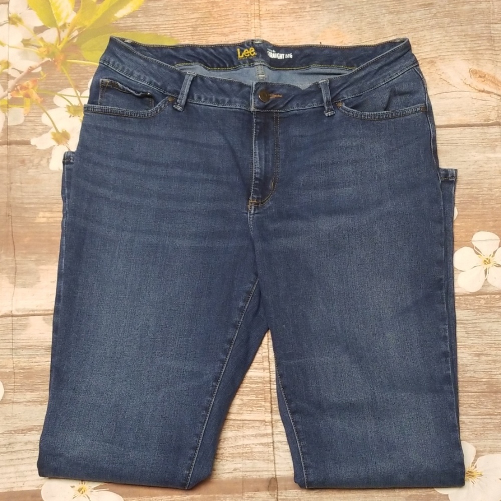 🍬 ➕ Lee straight leg jeans